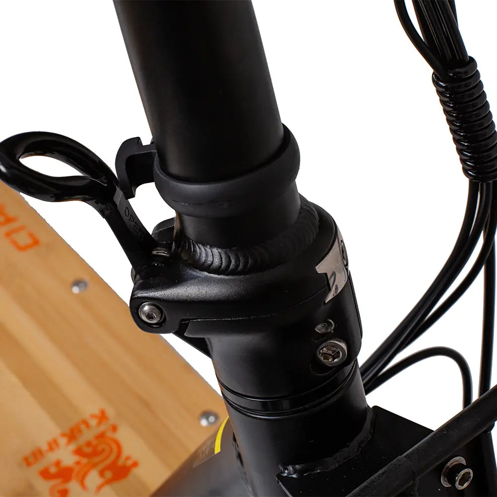 Enhanced Safety Features: High brightness headlight and comprehensive lighting system for safer rides.